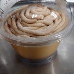 コンビニスイーツを勧めるシューへー