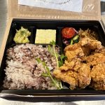 近所のから揚げ屋のお弁当